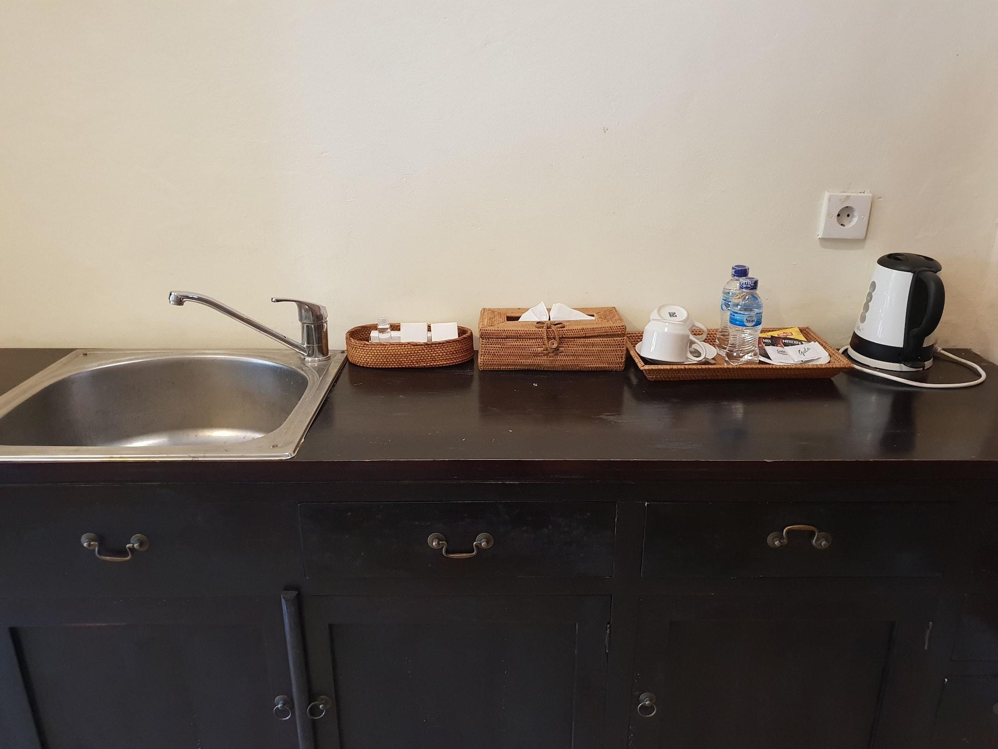 Liyer House Hotel Lodtunduh Bagian luar foto