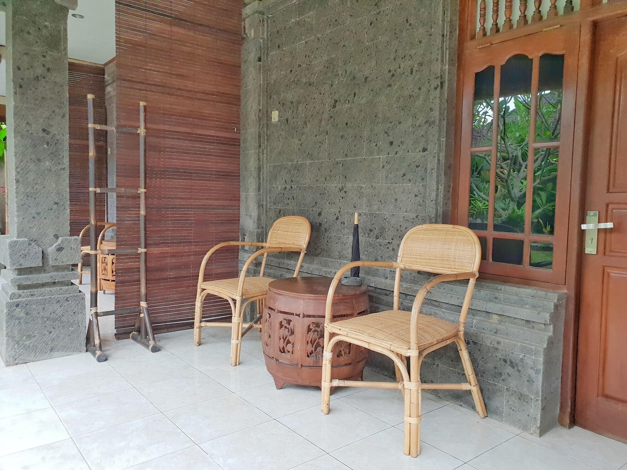 Liyer House Hotel Lodtunduh Bagian luar foto